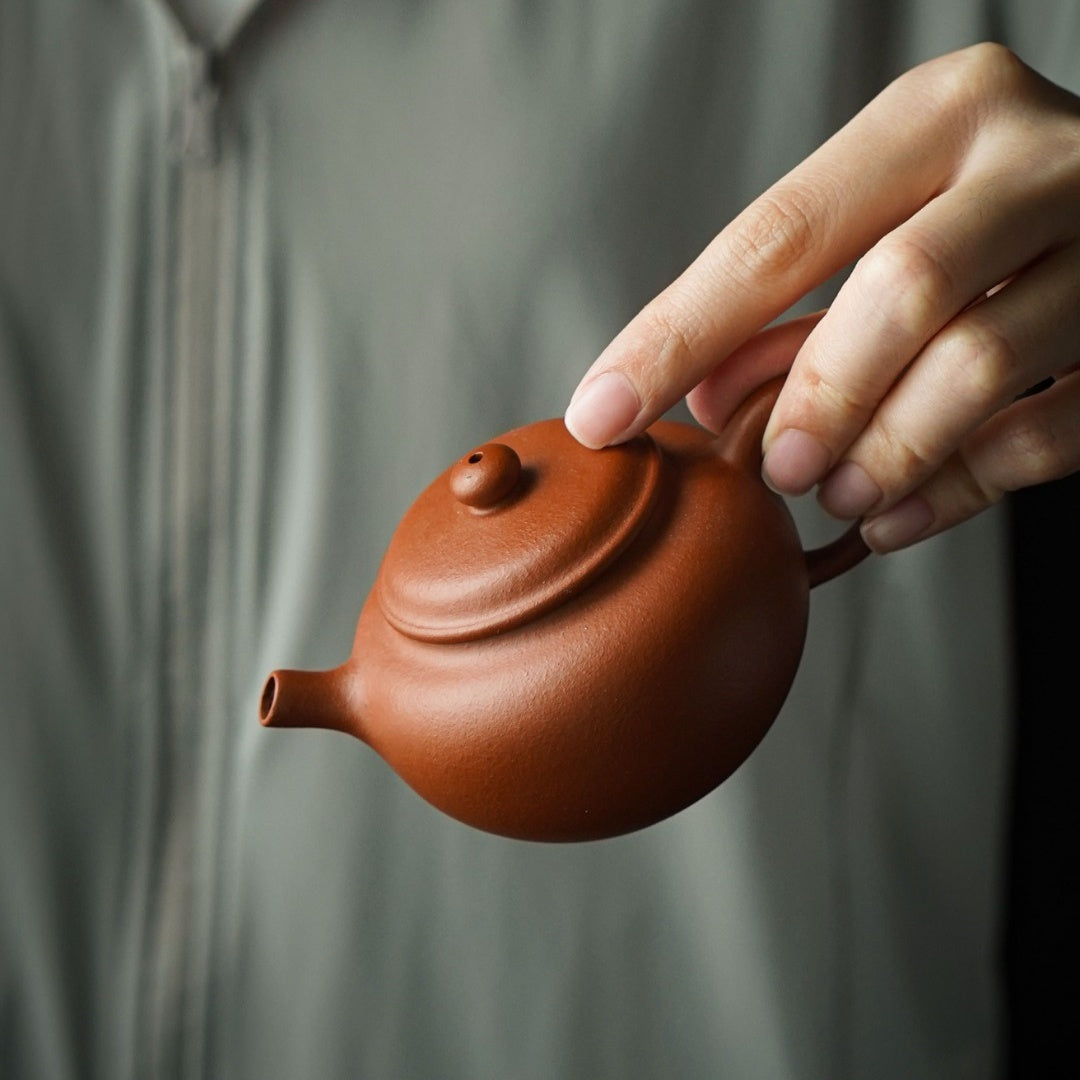 Gong Zhu 130cc - Yixing Handmade Teapot 江苏宜兴