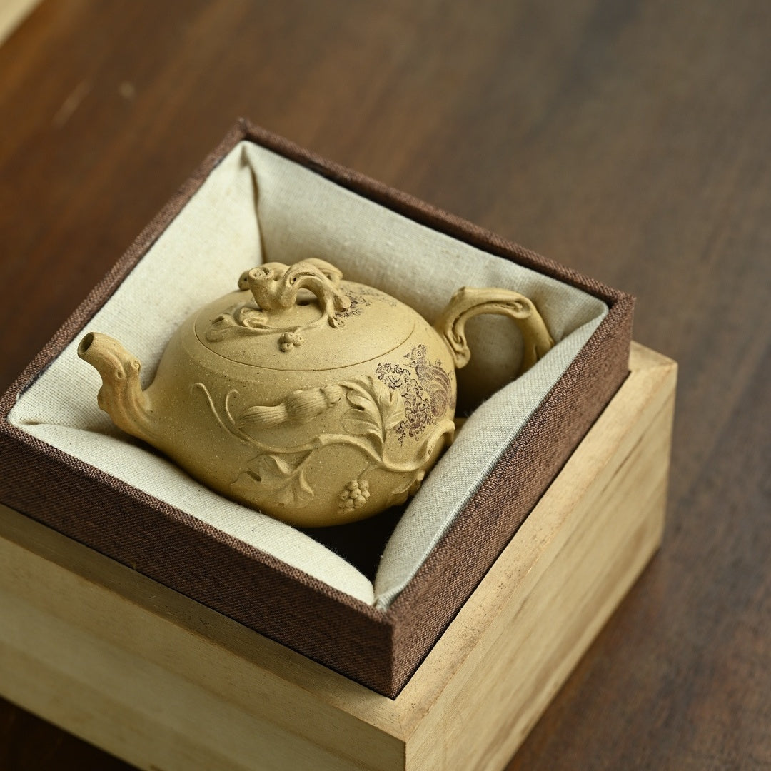 Song Shu Pu Tao 150cc - Yixing Handmade Teapot 江苏宜兴