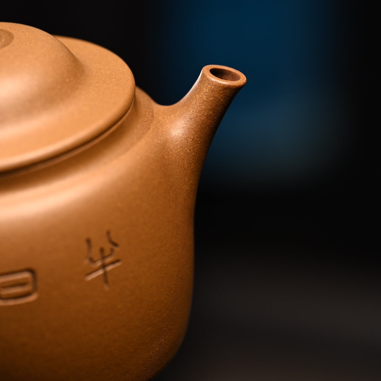 Li Mao 200cc - Yixing Handmade Teapot 江苏宜兴