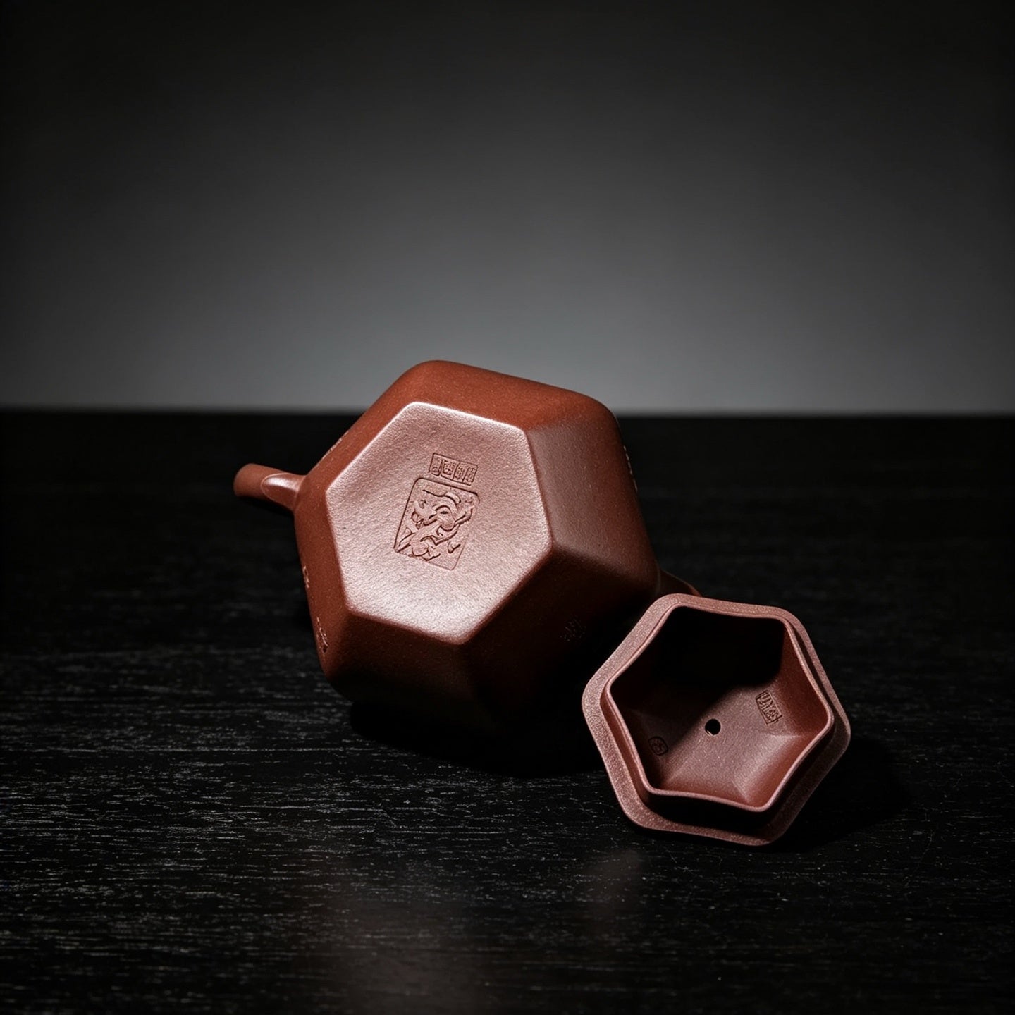 Liu Fang Lian Zi 230cc - Yixing Handmade Teapot 江苏宜兴