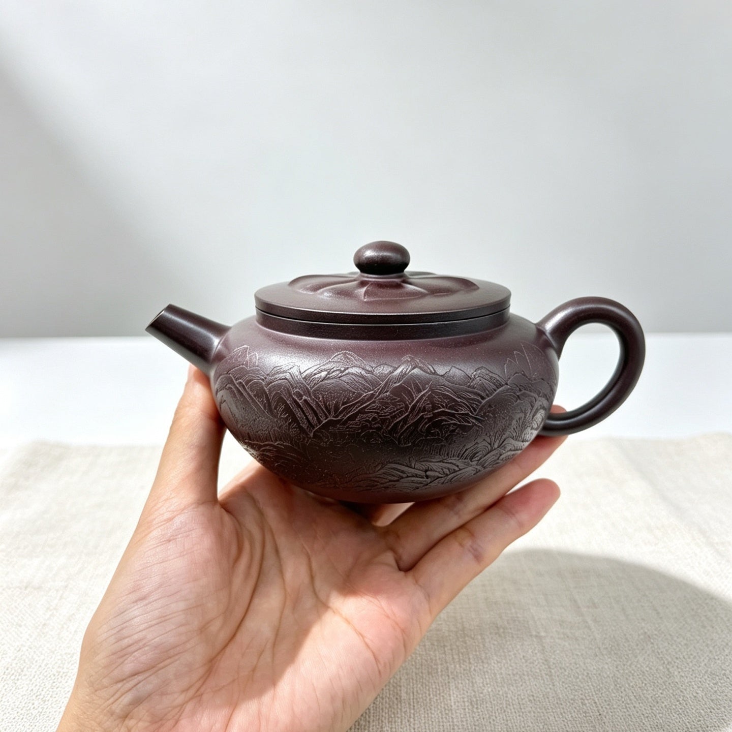 Gu Yun Lian Hua 200cc - Yixing Handmade Teapot 江苏宜兴