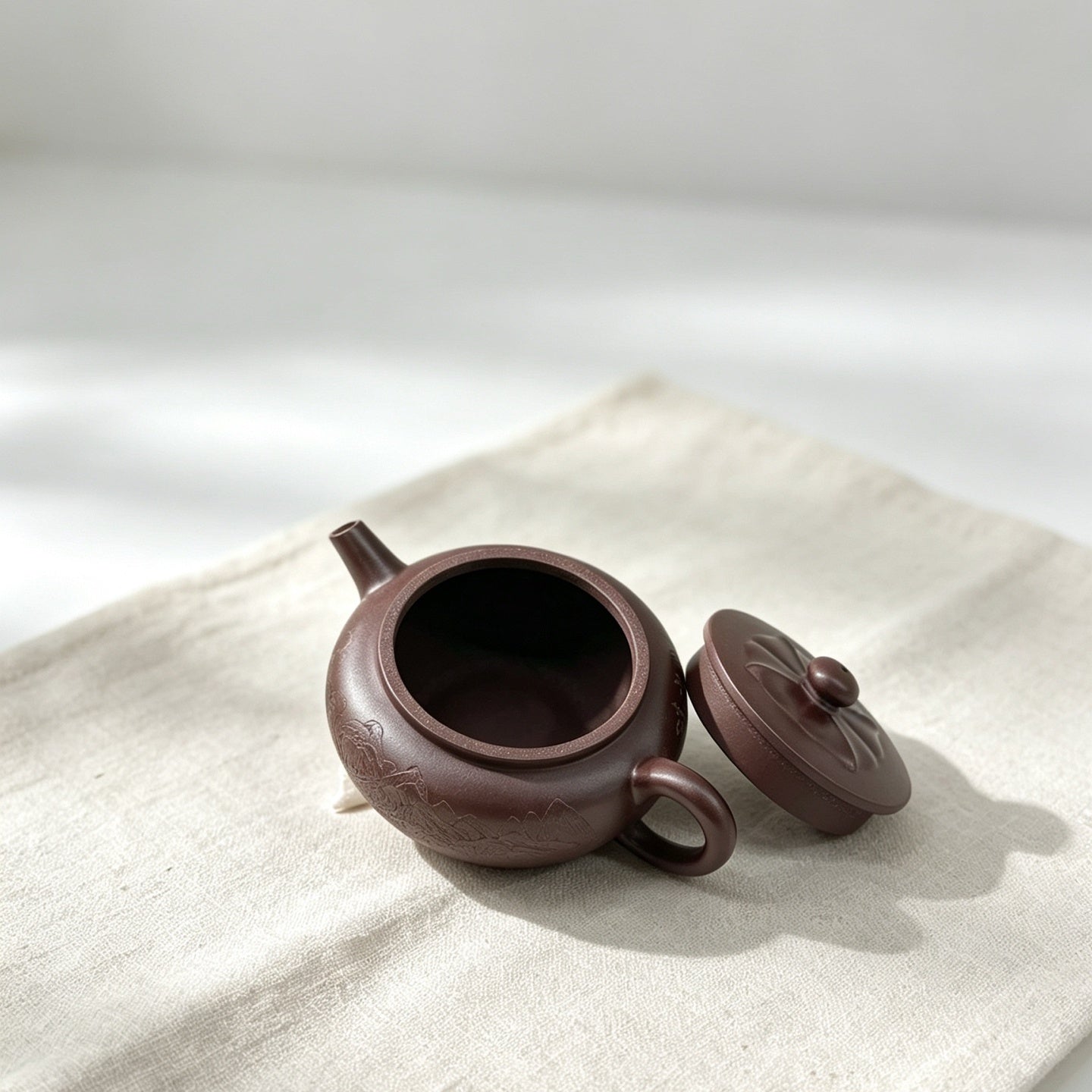 Gu Yun Lian Hua 200cc - Yixing Handmade Teapot 江苏宜兴