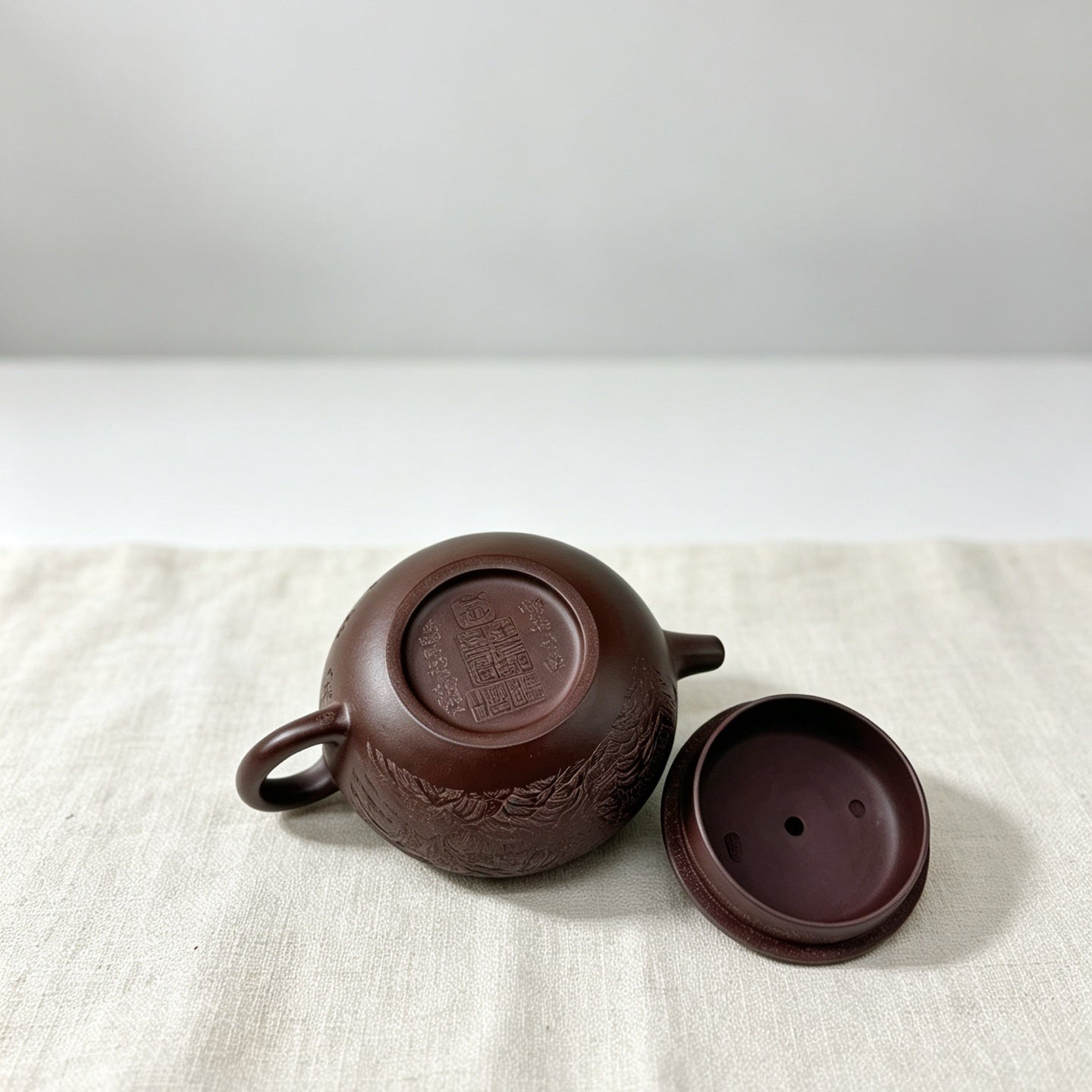Gu Yun Lian Hua 200cc - Yixing Handmade Teapot 江苏宜兴