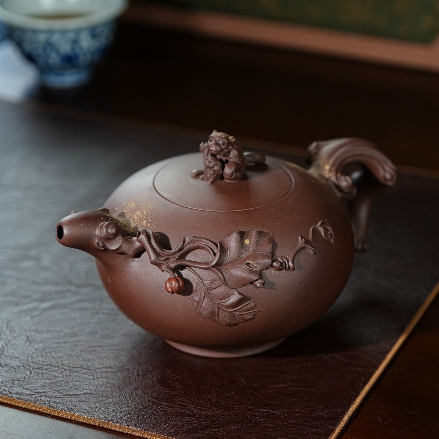 Zhi Ai - Yixing Handmade Teapot 江苏宜兴
