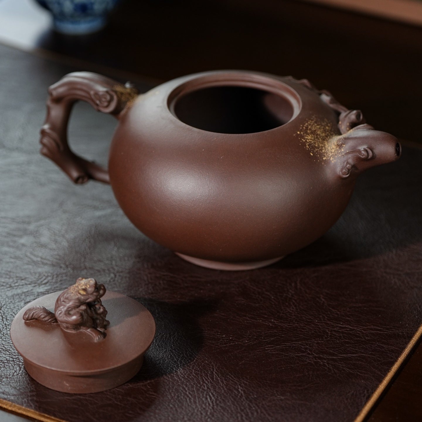 Zhi Ai - Yixing Handmade Teapot 江苏宜兴