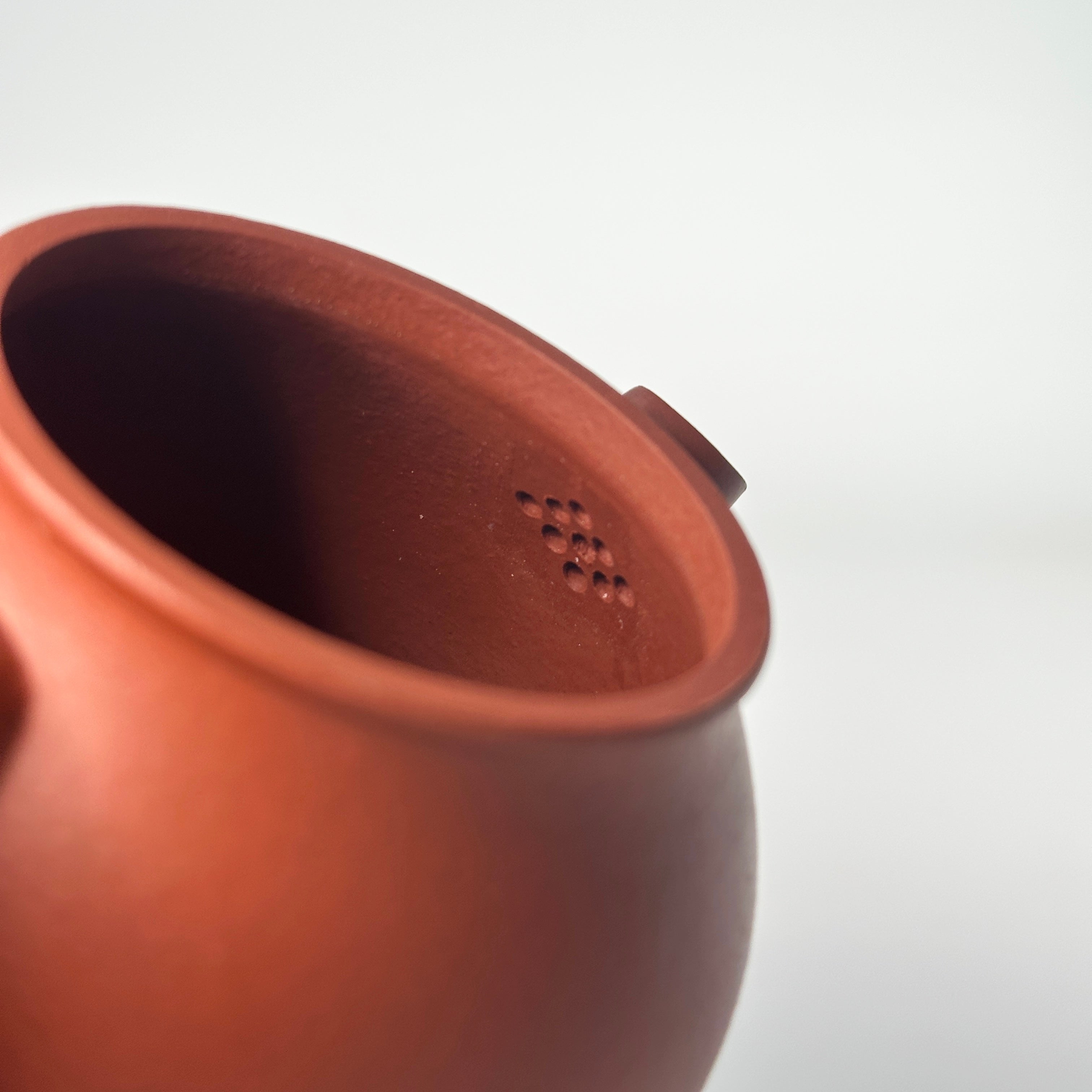 Ju Lun Zhu 170cc - Yixing Handmade Teapot 江苏宜兴