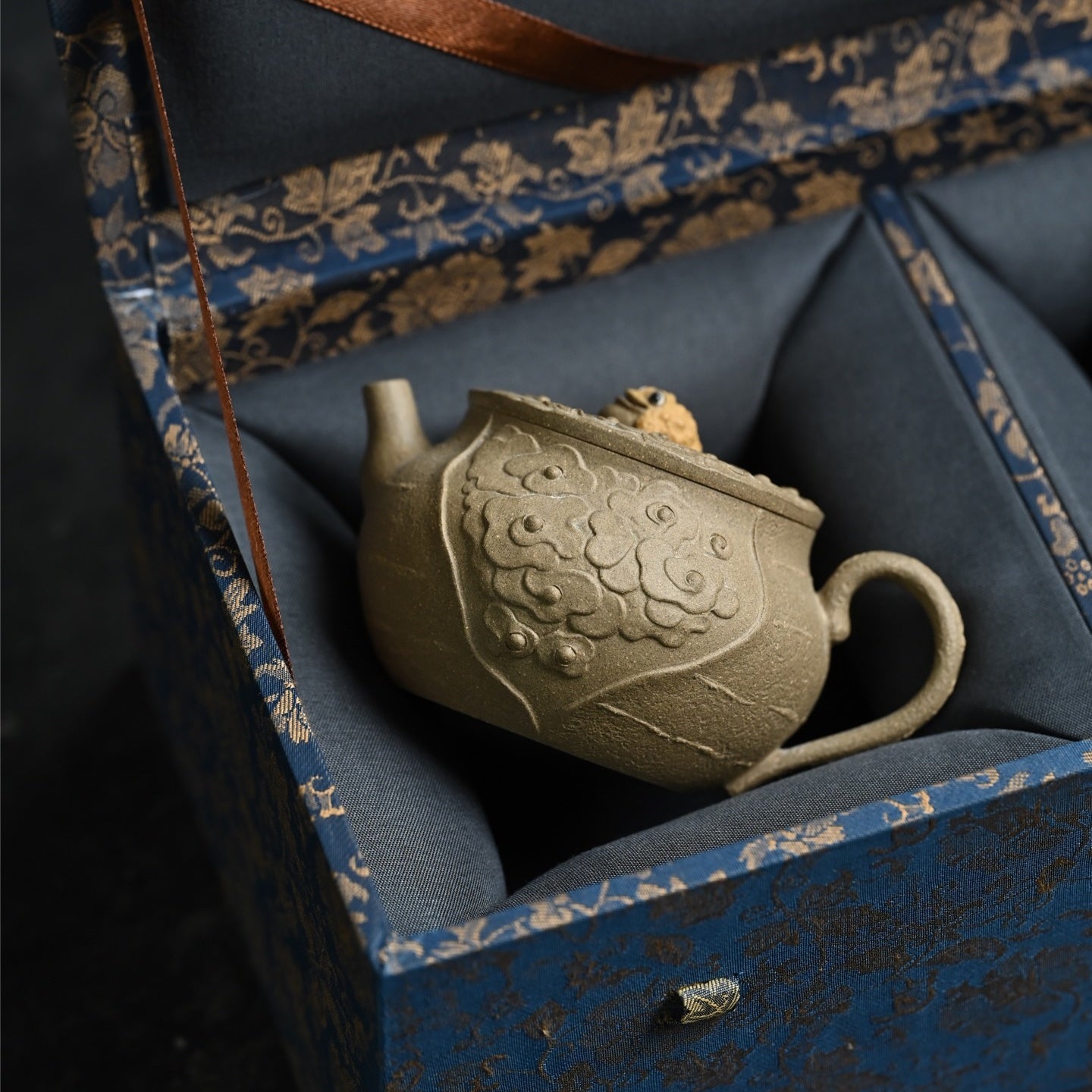 Xiang Yun Jin Chan 150cc - Yixing Handmade Teapot - zycs_China