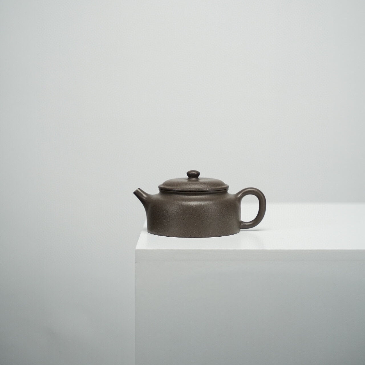 Xiao De Zhong 130cc - Yixing Handmade Teapot - zycs_China