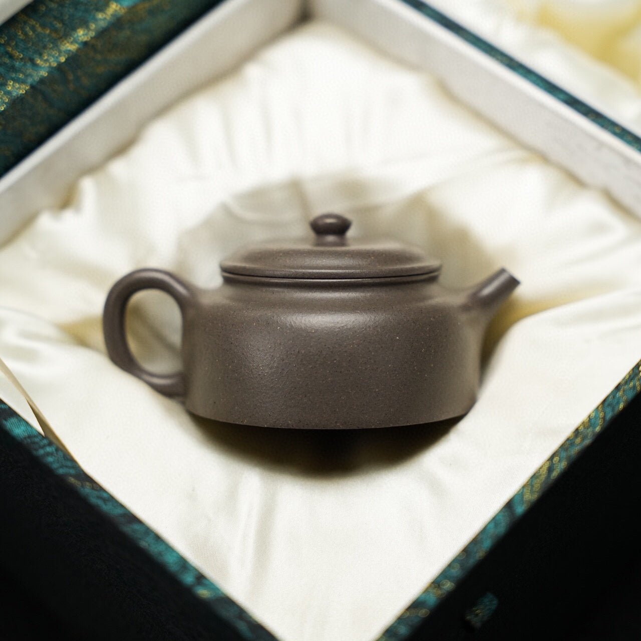 Xiao De Zhong 130cc - Yixing Handmade Teapot - zycs_China