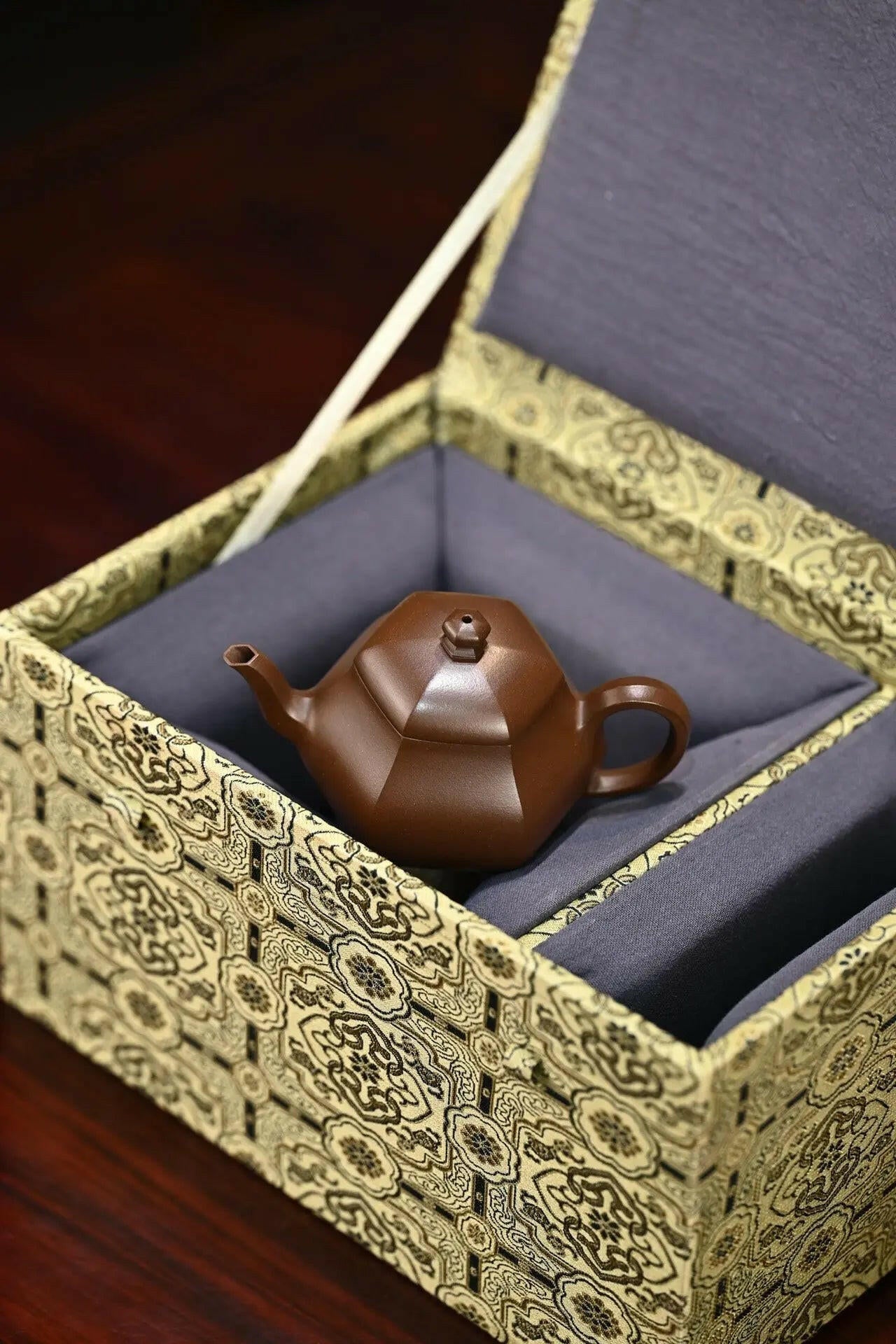 Xiao Li XIng 110cc - Yixing Handmade Teapot - zycs_China