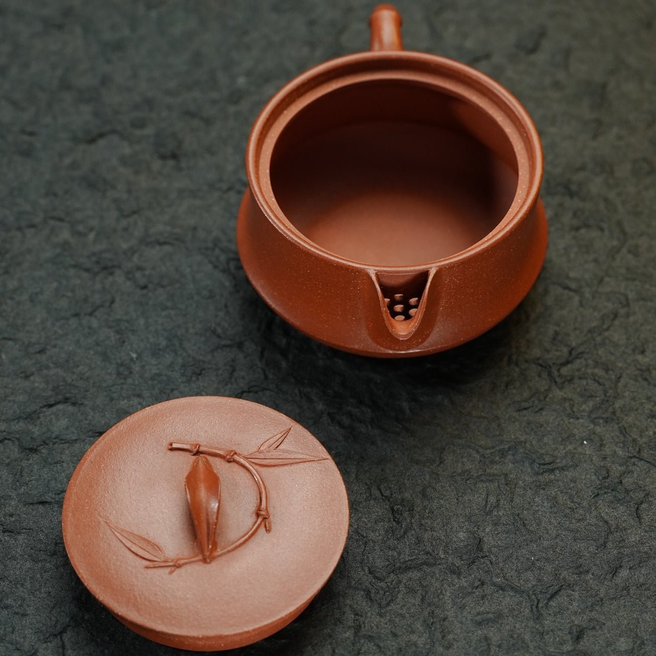 Xin Zhu Han Wa 200cc - Yixing Handmade Teapot 江苏宜兴