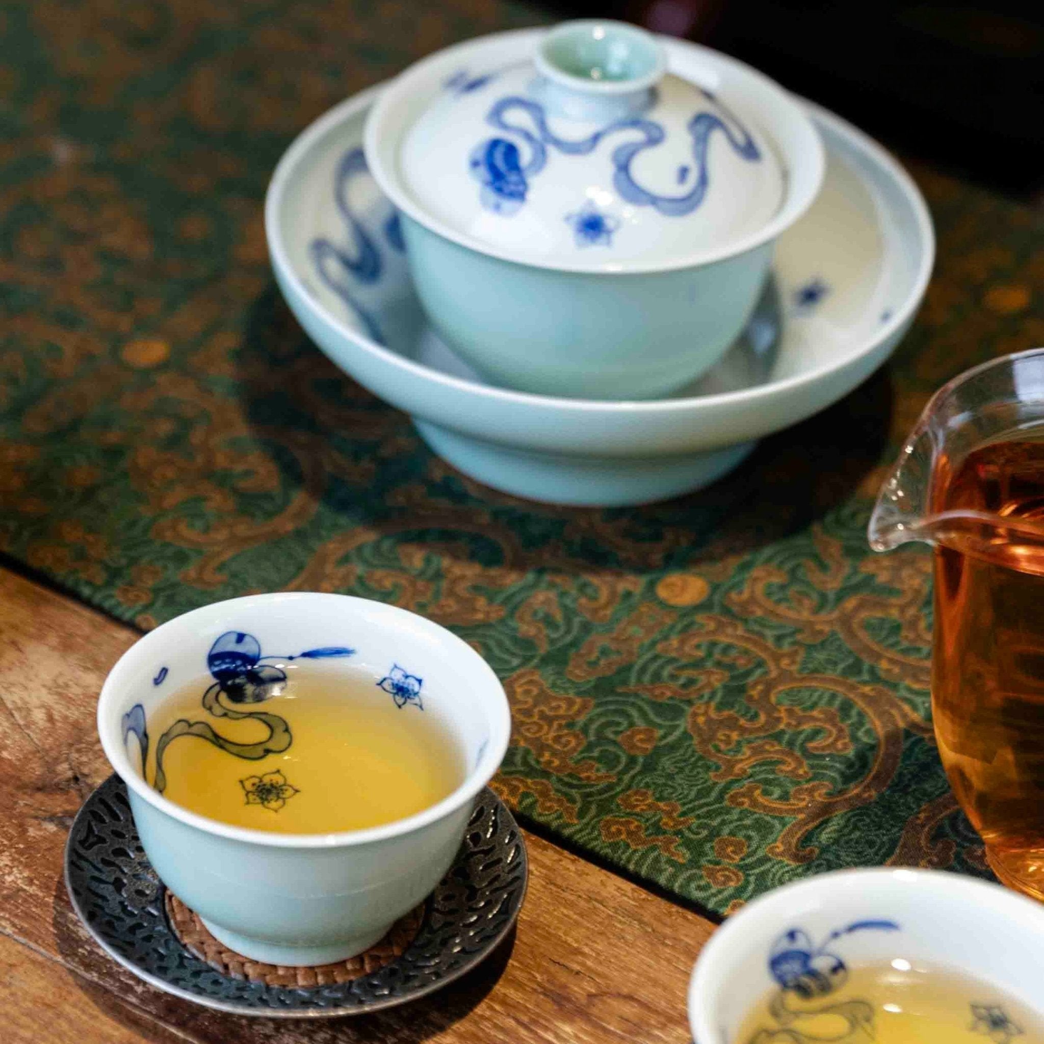 Xiu Qiu Hua 120cc - Jing De Zhen Porcelain Gaiwan - zycs_China