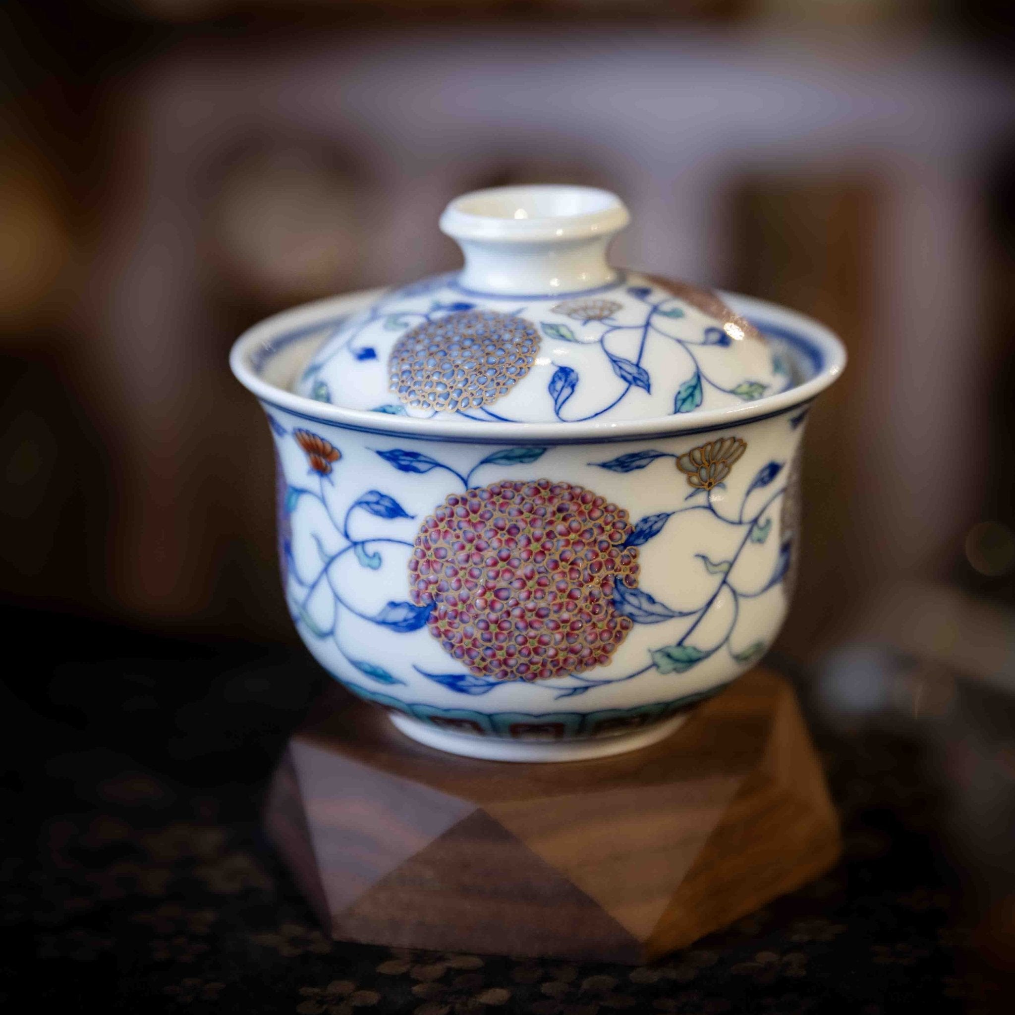 Xiu Qiu Hua 170cc - Jing De Zhen Porcelain Gaiwan - zycs_China