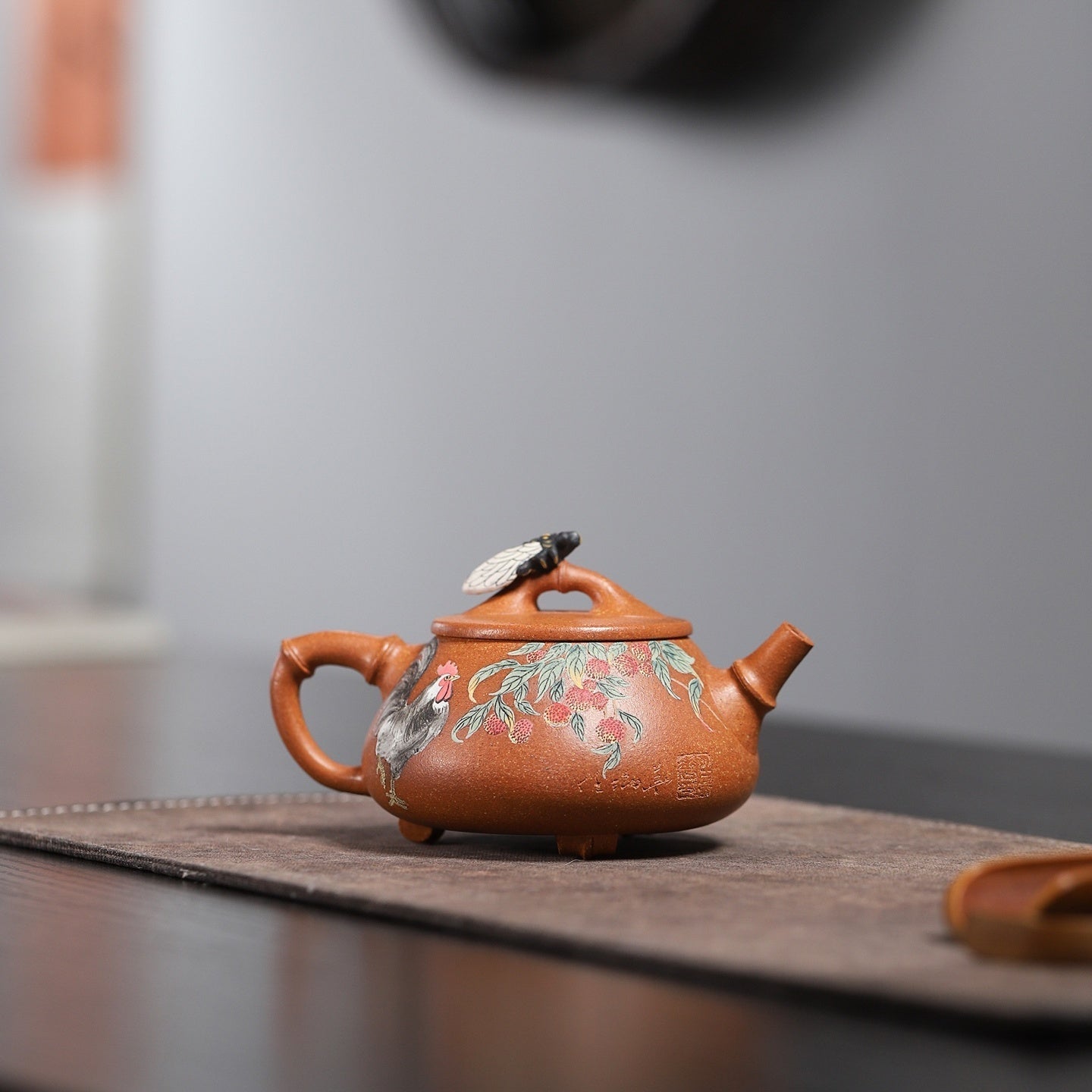 Yi Ming Jing Ren 190cc - Yixing Handmade Teapot 江苏宜兴