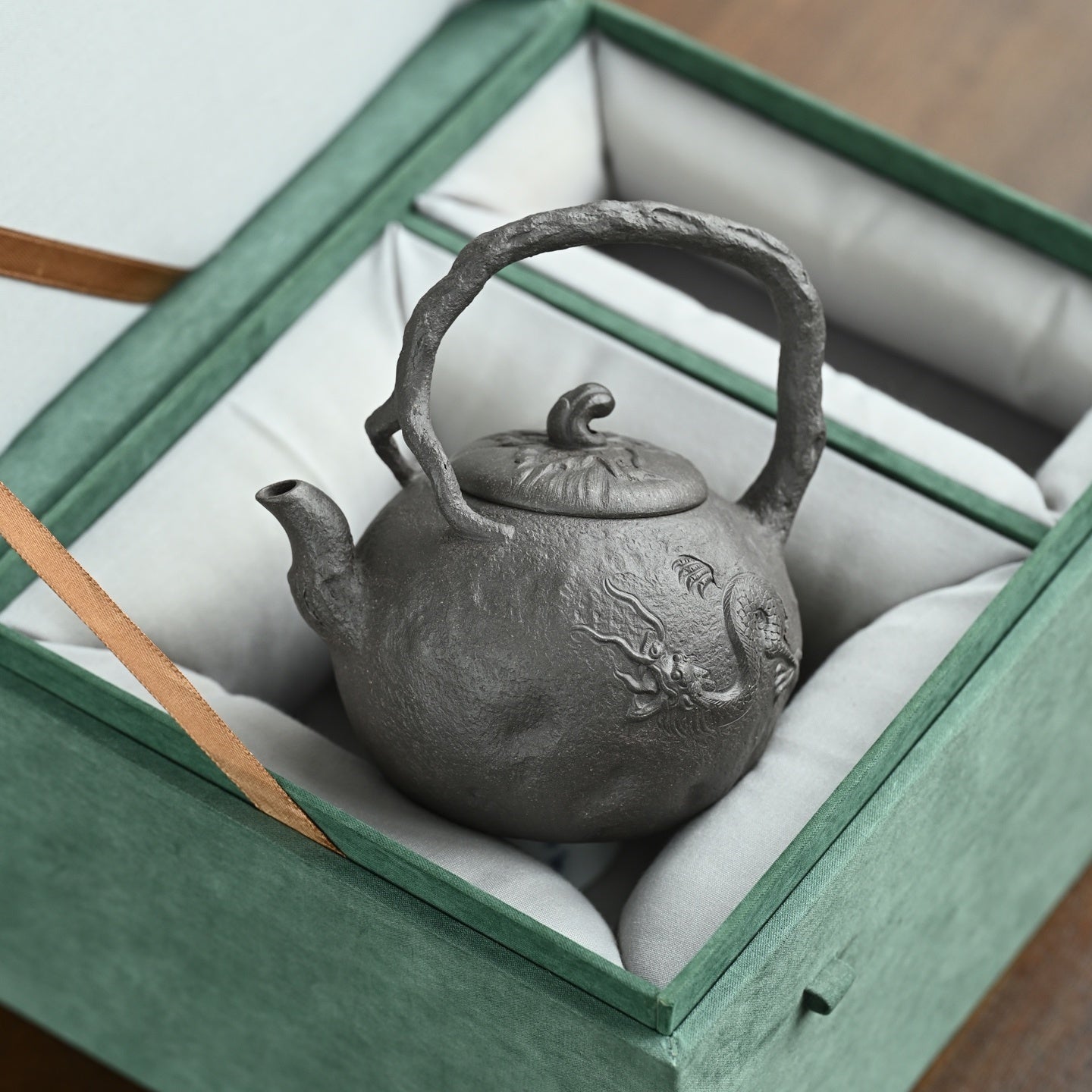 Yin Long Gong Chun 320cc - Yixing Handmade Teapot 江苏宜兴