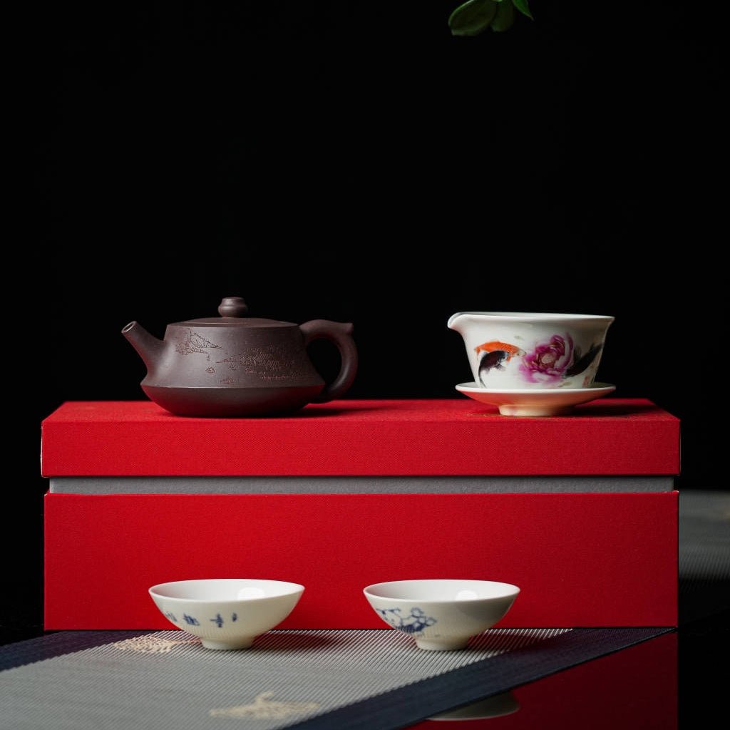 Zhu Chu 210cc - Yixing Handmade Teapot 江苏宜兴